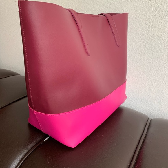 Handbags - Picture 4 of 14